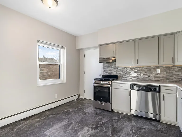 2311 E North Ave #13 — Photo 9