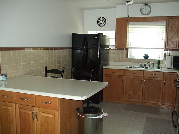 5th image of 4024 Trevor Ave