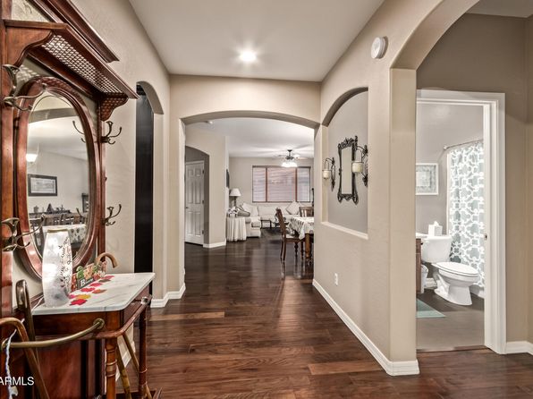 Massive 2,758 SF Modern Home | Prime Long-Term Investment photo 7