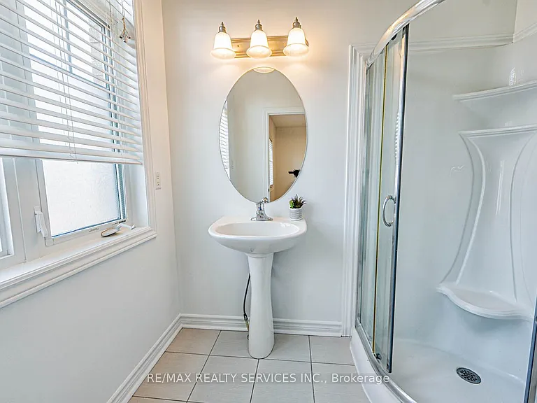 22 Arlington Cres #22 — Photo 15