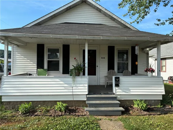 315 Poplar St, Newcomerstown, OH 43832