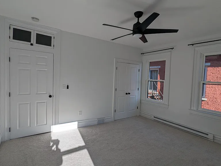 Bedroom 2 - Right door - closet