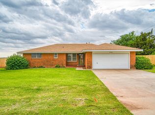 2724 S Chapman Rd, Clinton, OK 73601