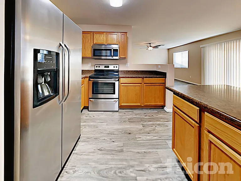 23683 W Huntington Dr — Photo 4