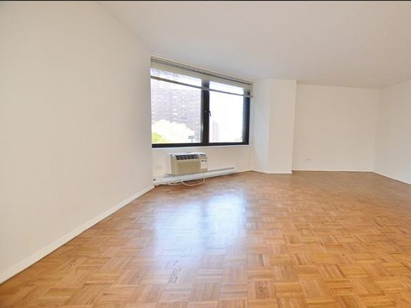5th image of 1619 3rd Ave APT 5D