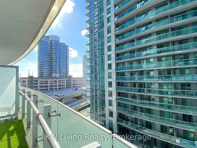 12 York St #406 — Photo 12