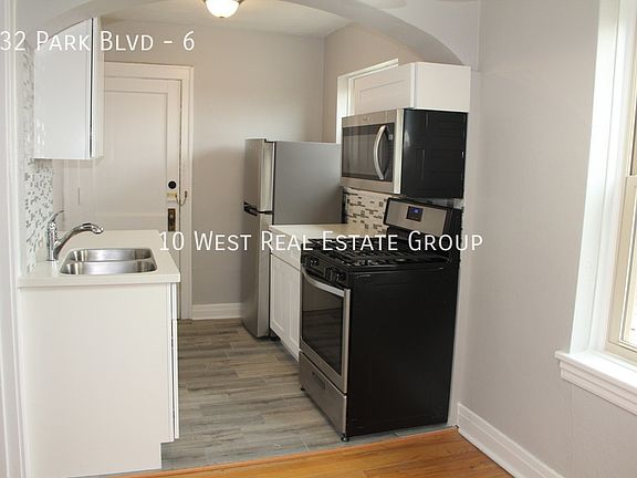 5th image of 432 N Park Blvd APT 6