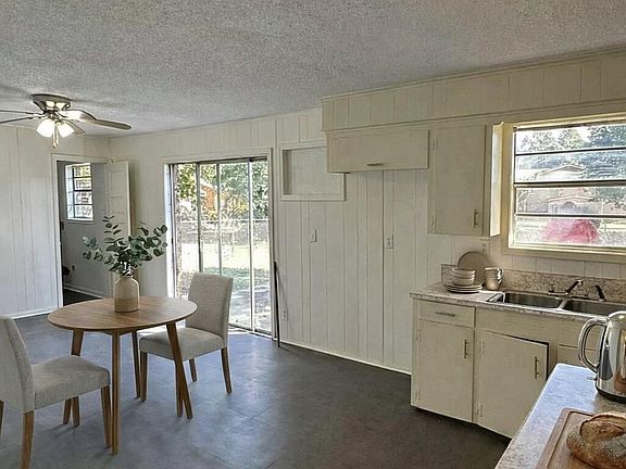 3rd image of 204 Johnson St