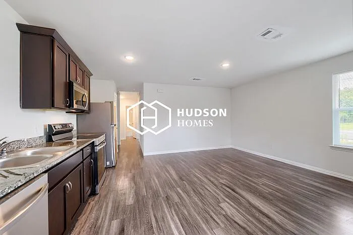 9743 Veyblum St #B — Photo 3