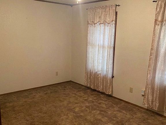 4th image of 301 Campbell St