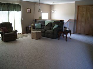 8197 Darcy Ln, Inver Grove Heights, MN 55076