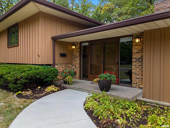 3rd image of 6619 N Brookwood Ln