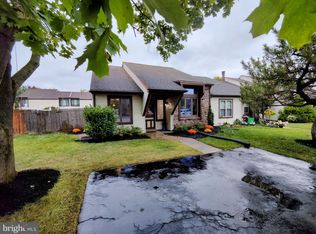 211 Stoneybrook Ct, Langhorne, PA 19047