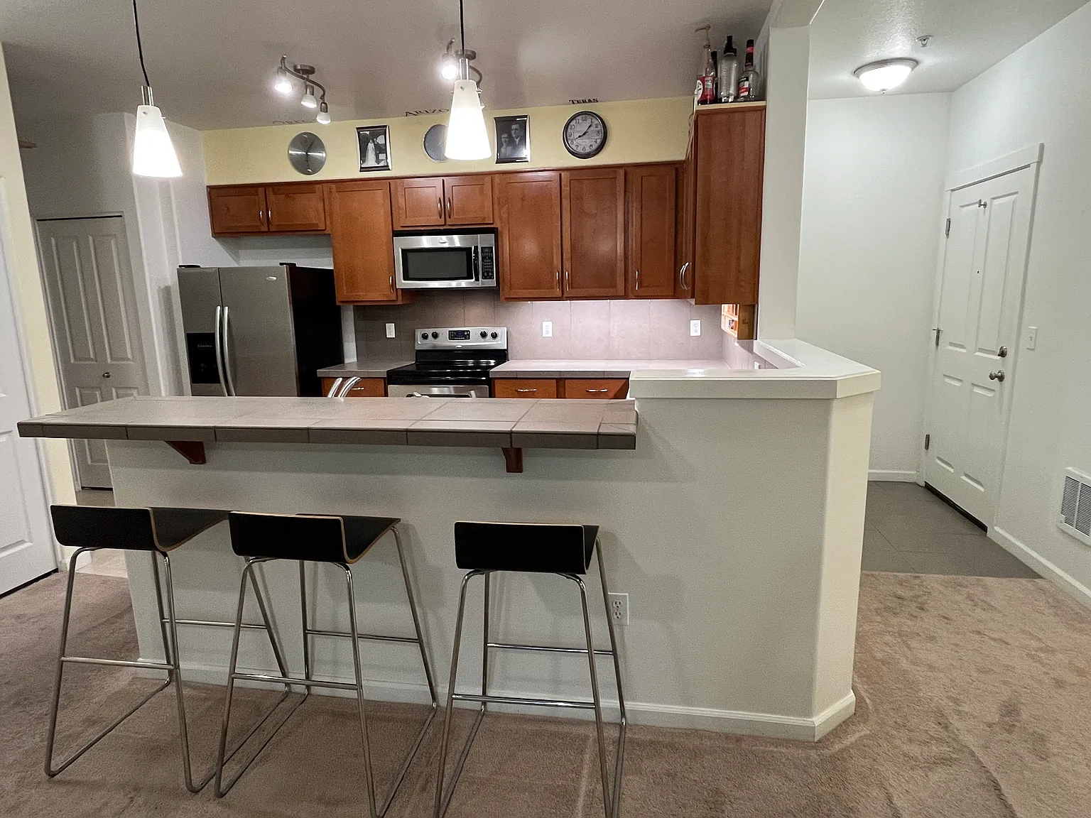 2 bed, 1124 sqft, $2,100 — Photo 4