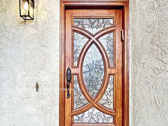3rd image of 10211 Clematis Ct