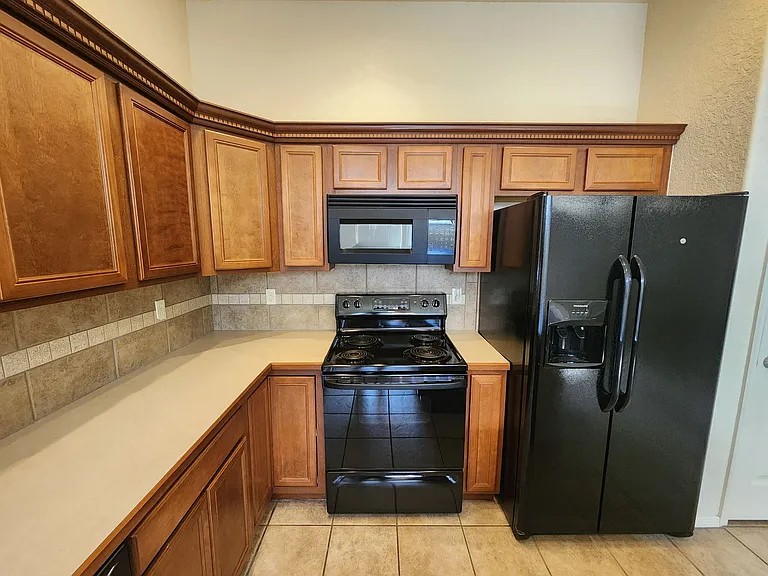 2409 Cortina Mnr — Photo 24