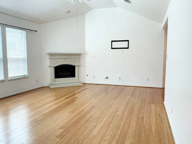 4435 Wellington Grove Ln — Photo 4