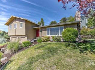 2109 W Hillway Dr, Boise, ID 83702