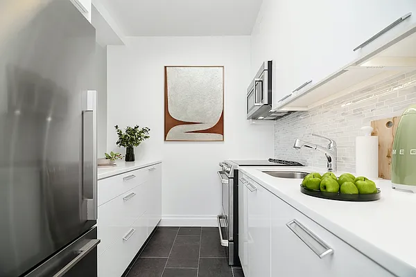 Rented by Central Park South Associates | media 19