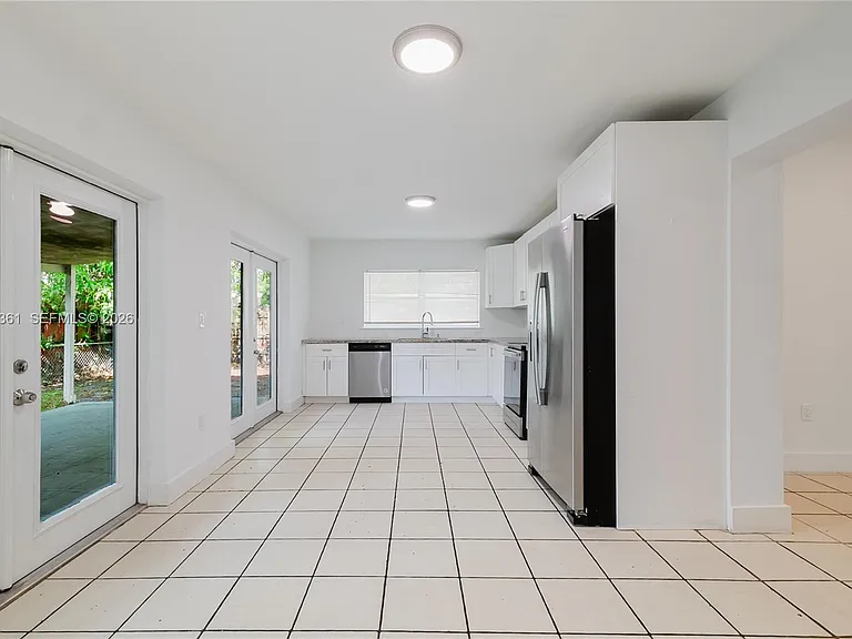 6130 Flagler St — Photo 16