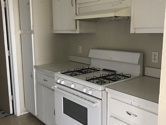 plenty of counter space