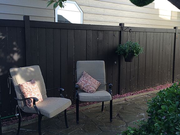 Flagstone patio