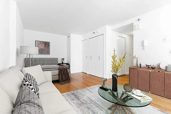 Rented by REAL New York | media 17