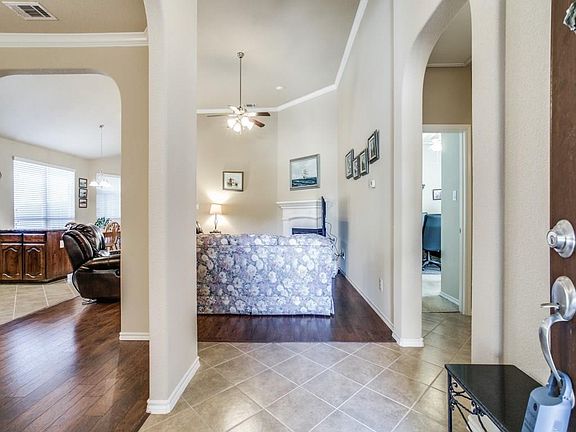 3rd image of 7615 Black Willow Ln