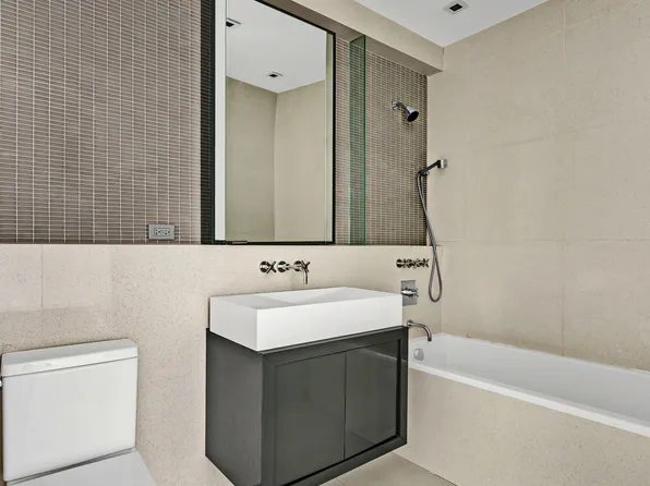 300 East 23rd Street image 9 of 14