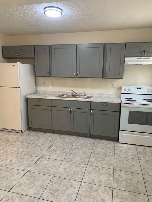 2911 NW 7th St, photo 5