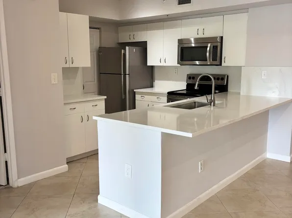 2640 S UNIVERSITY Drive #305, Davie, FL 33328