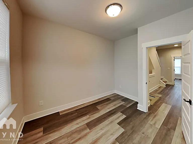 586 W End Dr — Photo 16