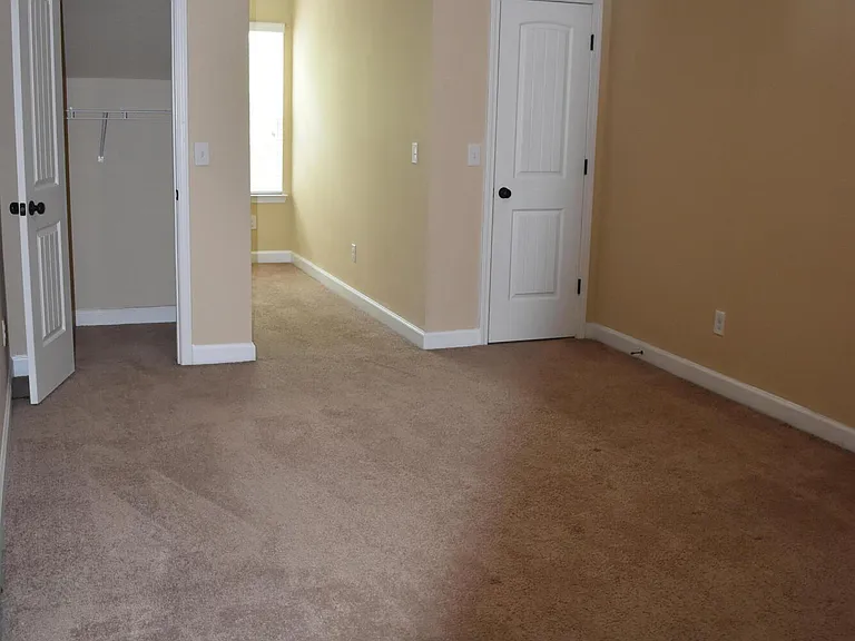 504 York Loop — Photo 18