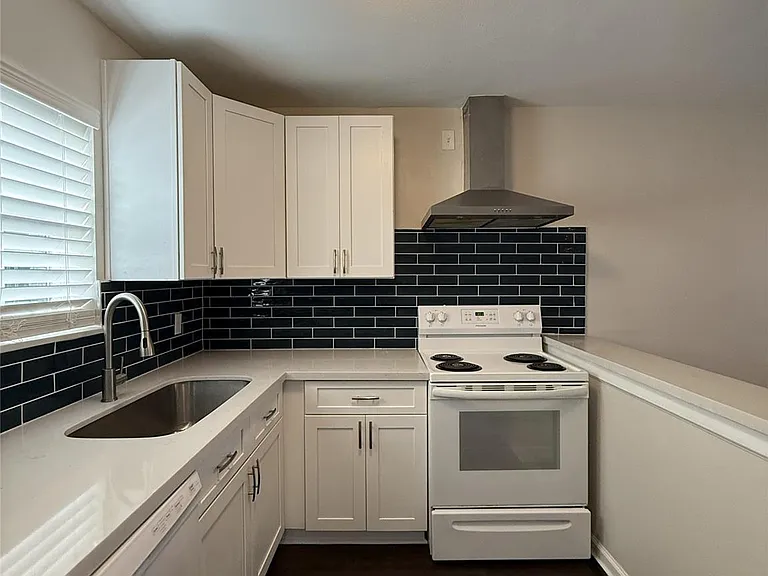 1824 Thonig Rd #14 — Photo 1