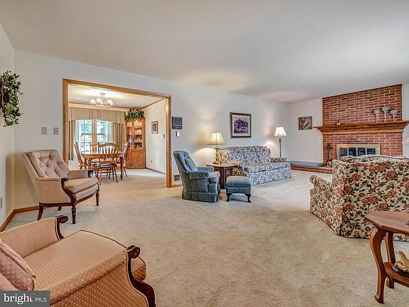 5th image of 11801 Linbar Dr