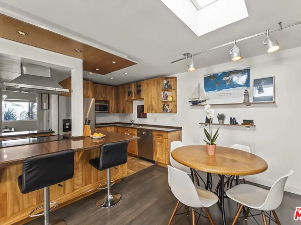 970 Palm Ave APT 209, West Hollywood, CA 90069
