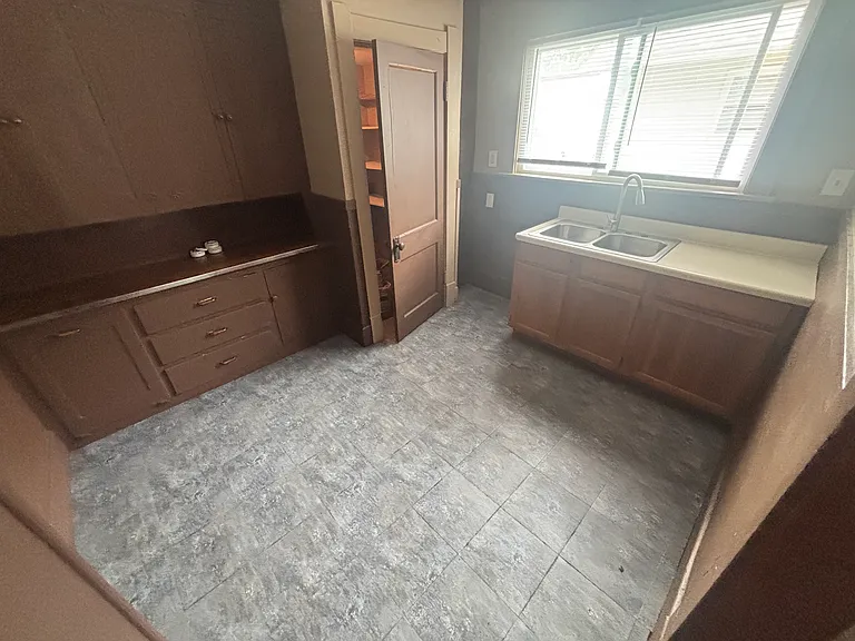 4441 Bennett Rd — Photo 4