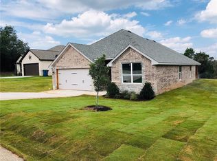 2410 Christine Dr, Granbury, TX 76048
