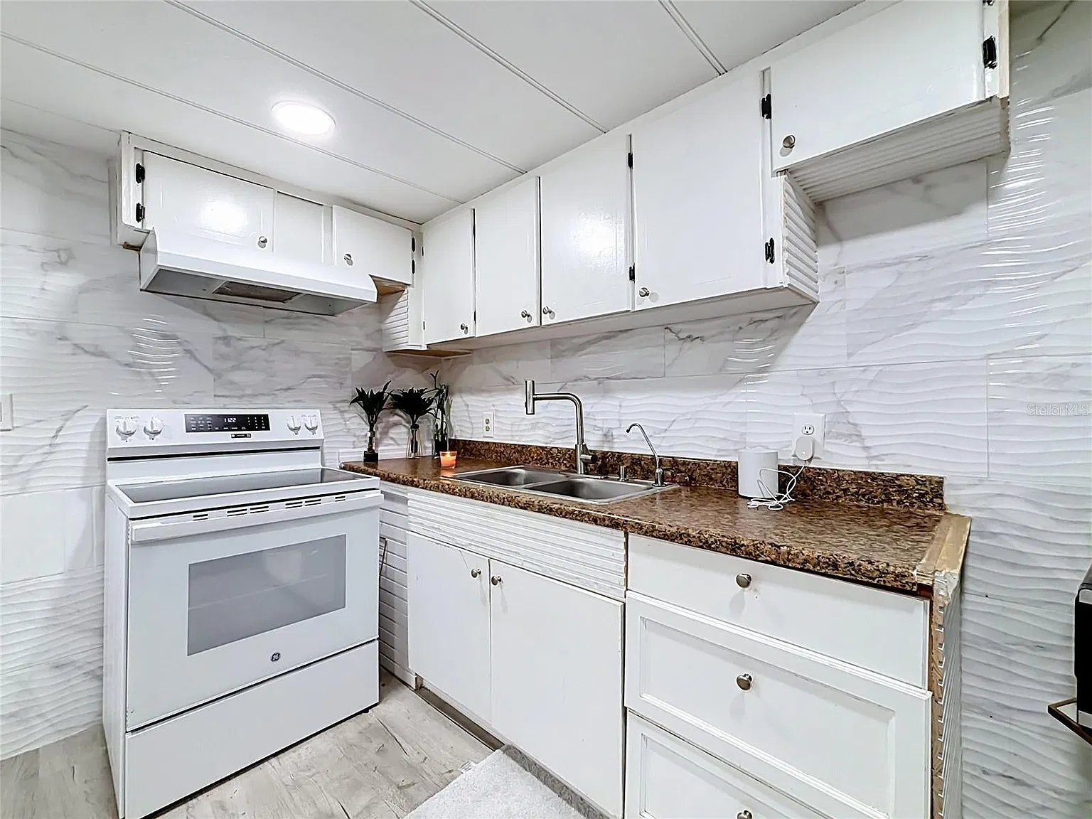 3 bed, 1.5 bath, 672 sqft, $1,600 — Photo 4