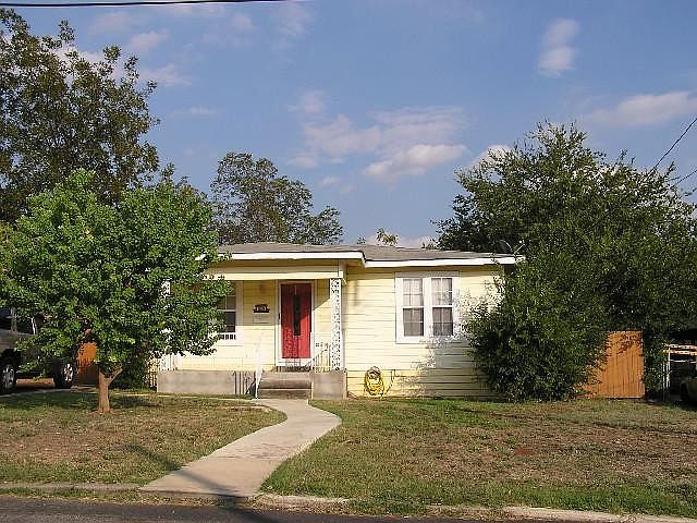 1st image of 326 Loma Park Dr