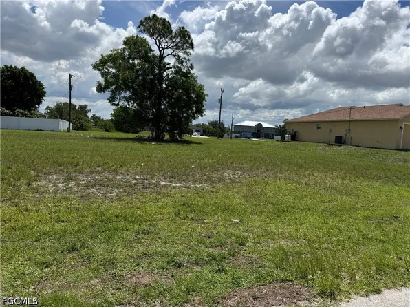 1707 NW 5th Pl, Cape Coral, FL 33993