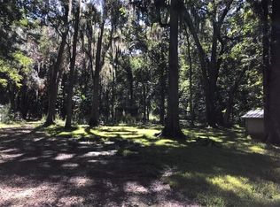 320 White Oak Pl, Woodbine, GA 31569