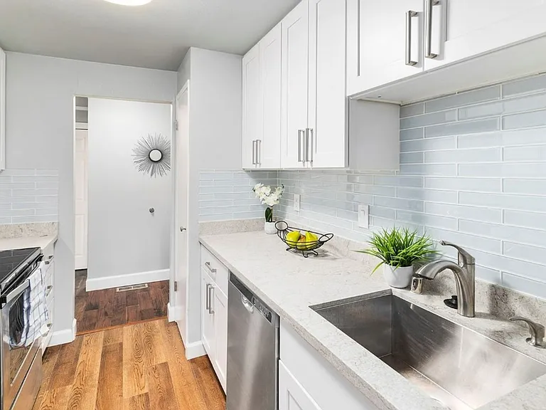 9908 NE 124th St #906 — Photo 13