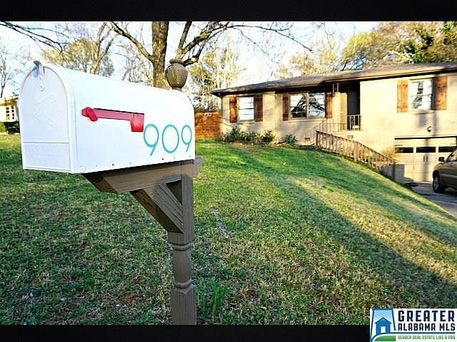 1st image of 909 Hillview Dr