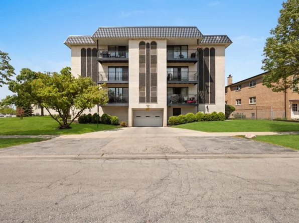 6950 W Forest Preserve Dr APT 215, Norridge, IL 60706