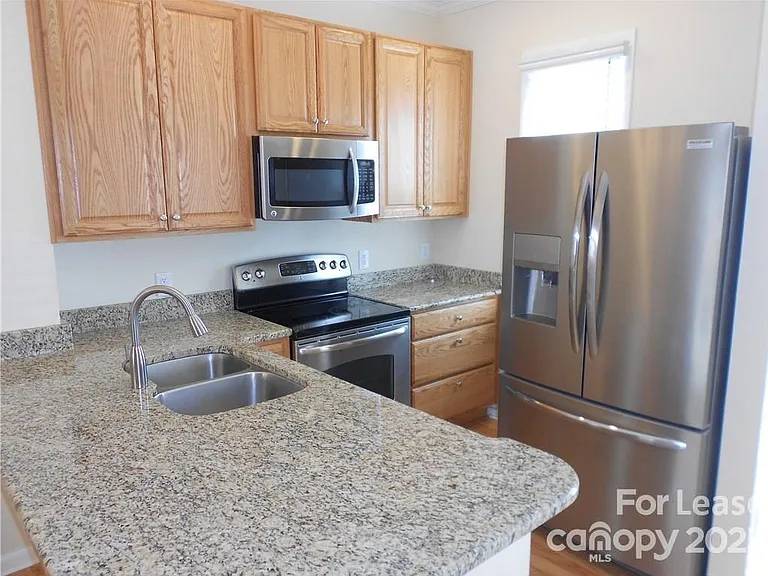 2545 Dilworth Heights Ln — Photo 8