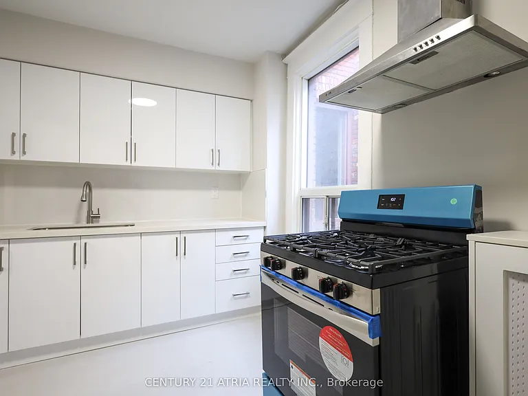 605 College St #3 — Photo 5