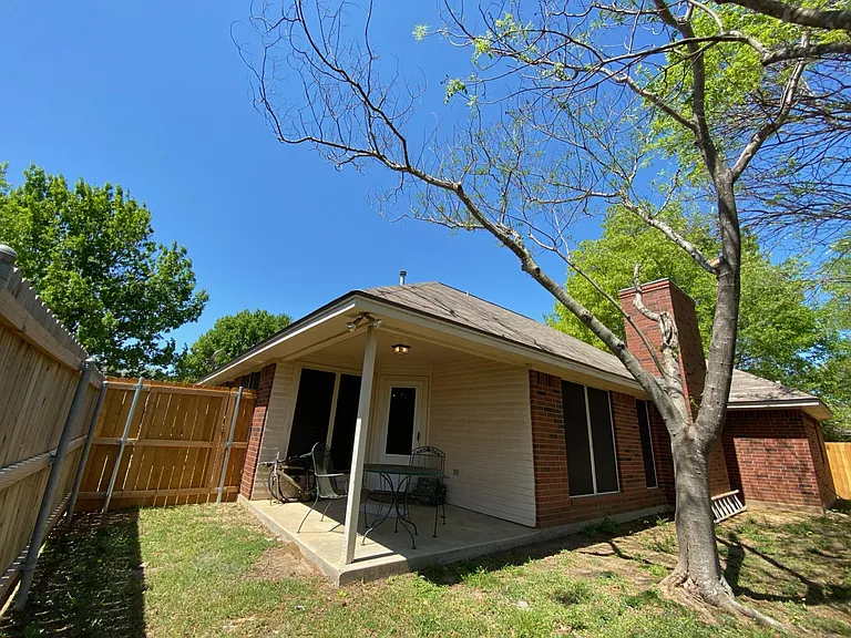 1212 Oak Valley — Photo 21