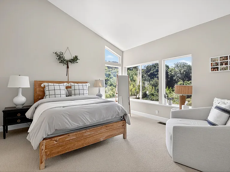 Secondary suite, next to the kitchen and living room. Location: upstairs/main level.