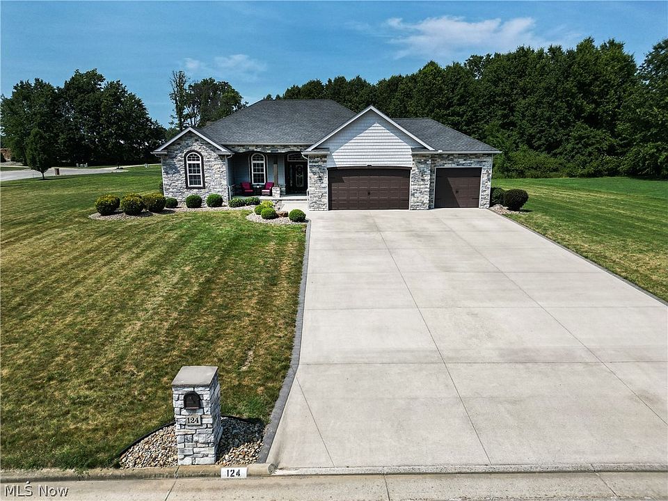 1st image of 124 Cedars Dr